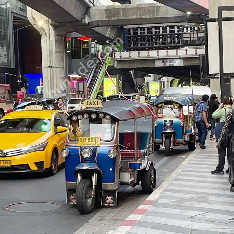 タイ　仕入れ　バイクタクシー